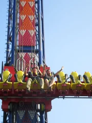 Miriam und Helmut Eberle sind auf der Insel Hon Tre bei Nah Trang in Vietnam. Die Insel ist der Europapark Vietnams. Sie fahren mit den Fahrgeschäften und genießen den spaßigen Ausflug.