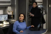 Hana Gibson (Keisha Castle-Hughes, l.); Kristin Gaines (Alexa Davalos, r.)