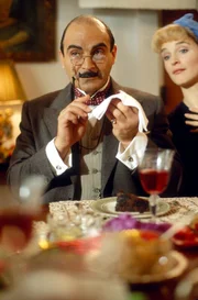 David Suchet (Hercules Poirot).