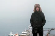 Luka Andrejew wurde bei einer Antikriegsdemonstration mit einer russischen Flagge gesichtet. In seiner Heimat Estland geriet er damit in die Kritik.