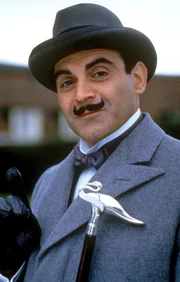 David Suchet (Hercules Poirot).