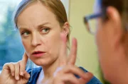 Starke Frauen treffen: Friederike Kempter bei Dreharbeiten für die neue Doku-Reihe „Friederike klopft an.