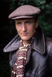 Hugh Fraser (Captain Haistings).
