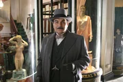 David Suchet (Hercule Poirot).
