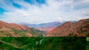 Unbekanntes Usbekistan Mit dem Zug entlang der Seidenstrasse An den Hängen des Tian Shan Gebirges befinden sich die fruchtbarsten Landstriche Usbekistans.