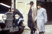 Philip Jackson (Chief-Inspector Japp), David Suchet (Hercules Poirot).