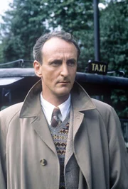 Hugh Fraser (Captain Haistings).
