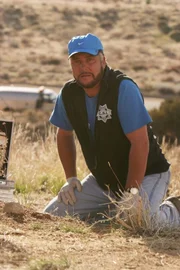 Während des alljährlichen Wüstenrennens der Polizei stößt Gil Grissom (William Petersen) auf die Leiche eines jungen Cops, der ebenfalls an dem Lauf teilgenommen hat. Handelt es sich um einen Unfall oder gar Mord?