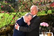 Andrés (Joachim Lätsch, l.); Werner (Dirk Galuba, r.)