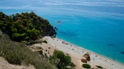 Es gibt sie noch, die einsamen Badebuchten an der Costa del Sol – ansonsten ist die „Sonnenküste“ eher bekannt für ihre dichte Bebauung...