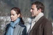 Lisa (Ann-Kathrin Kramer, l.) und Leon Richthofen (Gedeon Burkhard, r.) sind angespannt. Gleich lernen sie ihren leiblichen Sohn kennen.