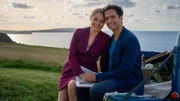 Bei Laura Seal (Nicola-Rabea Langrzik) und Bob Spencer (Garry Fischmann) ist es Liebe auf den ersten Blick.