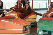 Da Kim (Maisie Williams) unbedingt etwas Spaß haben will, verbringt ihre Mutter mit ihr und dem Rest der Gruppe einen Tag auf dem Rummel. Dabei erwartet Kim jedoch eine böse Überraschung.