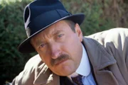 Philip Jackson (Chief-Inspector Japp).