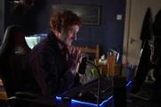 Nicky (Will Merrick) kann es kaum erwarten, dass die Erweiterung startet.