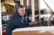 Herschel (Billy Gardell)