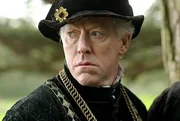 Ist mehr als besorgt um seine Zukunft am Hofe des Königs: Sir Thomas Boleyn (Nick Dunning) ...