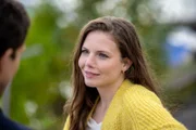 Clara (Leonie Rainer) hat erfolgreich ihr Musikstudium in Boston beendet und kehrt nun voller Tatendrang heim nach Schweden. Dort möchte sie jetzt gerne in der Musikschule ihrer verstorbenen Mutter Kirsten durchstarten. Auf dem Weg in ihre Heimatstadt trifft sie den charmanten Mitreisenden Erik (Tobias van Dieken).