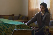 Nismet (Emma Boulanouar) trauert um ihre Mutter und möchte sie in ihrem Heimatland begraben.