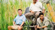 Jeff Corwin (l., spielt sich selbst), Reptilienexperte, TV-Star und ein alter Studienkollege von Delko (Adam Rodriguez, r.) kommt dem CSI-Team wie gerufen, denn in ihrem neuesten Fall führt eine Spur zu einem Krokodil aus den Keys vor Miami, das es zu fangen gilt.