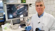 Prof. Siegbert Rossol, Internist und Gastroenterologe am Krankenhaus Nordwest in Frankfurt und Spezialist für das menschliche Verdauungssystem.