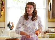 Mary Cooper (Zoe Perry)
