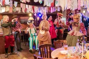 Im Löwen wird nun doch Fasnet gefeiert und alle sind dabei.