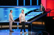 ARD GEFRAGT - GEJAGT FOLGE 772, "Radiospecial". Jetzt wird aufgedreht! In zehn Ausgaben des Vorabendquiz‘ „Gefragt – Gejagt“ im Ersten treten beliebte Moderatorinnen und Moderatoren von ARD-Radiowellen gegen die „Quiz-Elite“ an. Moderator Alexander Bommes mit Kandidaten Tim Ehrenfels und dem Jäger Sebastian Jacoby.