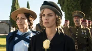 Carmen Angoloti (Alicia Borrachero, l.) und Julia Ballester (Amaia Salamanca, r.)