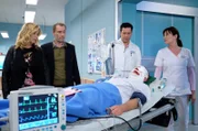 Schwer verletzt wird Felix Sonntag in die Sachsenklinik gebracht. Dr. Philipp Brentano wird alles in seiner Macht stehende tun.