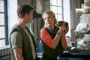 Daniel (Patrick Kalupa) und Eva (Mirja Boes) bei der Arbeit im Zoo.