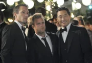 Bei einer Wohltätigkeitsveranstaltung wird eine Leiche im Keller gefunden. Für Steve (Alex O'Loughlin, l.), Danny (Scott Caan, M.) und Chin (Daniel Dae Kim, r.) beginnt nun die Arbeit ...