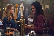 L-R: Maura Isles (Sasha Alexander), Jane Rizzoli (Angie Harmon)