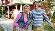 Fanny Steininger (Jutta Speidel) und ihr Halbbruder Elias (Dennis Mojen).