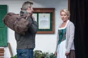 Nach tagelanger Abwesenheit steht Tim (Ben Braun) plötzlich wieder vor Susannes (Natalie O'Hara) Tür. Die schwankt noch zwischen Wut und Erleichterung.