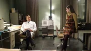 Dan Logan ( Josh Charles, L )