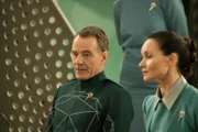 Silas Herrick (Bryan Cranston, l.); Vera Herrick (Essie Davis, r.)