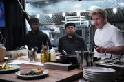 Gordon Ramsay (r.)