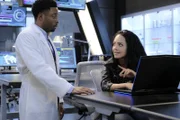 Wilt Bozer (Justin Hires, l.); Riley Davis (Tristin Mays, r.)