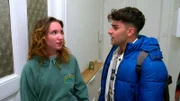 Charli und Karim sind ein Paar, halten es aber geheim. Als Karim vor einer Mitschülerin so tut, als wäre Charli wie eine Schwester, verletzt das sie. Nach einer emotionalen Aussprache ist Charli bereit, die Beziehung öffentlich zu machen.