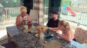 Silvia mit Servet und Loredana