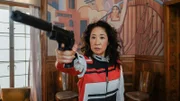 Eve (Sandra Oh) hat sich nun ganz der Jagd nach den "Zwölf" verschrieben. Um die Organisation, die ihr so viel genommen hat, endlich zu zerschlagen, ist ihr jeder Preis recht.