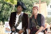 Nachdem Lavon (Cress Williams, l.) Wades (Wilson Bethel, r.) seltsames Verhalten analysiert hat, rät er ihm, Zoe endlich seine Gefühle zu gestehen. Wenn das mal so einfach wäre ...