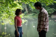 Pip (Emma Myers) und Ravi (Zain Iqbal) stehen vor einem schmerzhaften Abschied. Ravi will die Stadt verlassen, dabei ahnen beide noch nicht, wie sehr sie einander noch brauchen werden.
