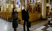 (v.l.n.r.) Dr. Watson (Lucy Liu); Sherlock Holmes (Jonny Lee Miller)