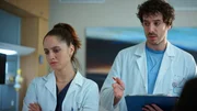 Giulia Giordano (Matilde Gioli) und Riccardo Bonvegna (Pierpaolo Spollon)