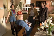(v.l.n.r.) Lea (Lea Catania); Christine Baskets (Louie Anderson); Julien (Julien Heron); Fabrice (Fabrice Martinez)