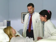 MDR Fernsehen IN ALLER FREUNDSCHAFT FOLGE 255, "Herzfehler", am Dienstag um 11:40 Uhr. Elena (Cheryl Shepard) und Dr. Heilmann (Thomas Rühmann) untersuchen Brittas (Susanne Lüning) Bauch, um sicher zu gehen, dass dem Baby bei dem Sturz nichts passiert ist. Dabei stellen sie fest, dass das Kind einen schweren Herzfehler hat.
