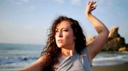 Für die Flamencotänzerin Christina Pages ist der Strand von Málaga Inspirationsort und Probebühne. Der traditionsreiche Flamenco, der außer dem Tanz auch noch Gesang und Musik umfasst, gilt als die Seele Andalusiens.