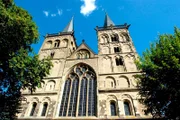 WDR Fernsehen DER XANTENER DOM, Film von Martin Papirowski, am Sonntag um 16:30 Uhr. Der Xantener Doms feiert dieses Jahr seine Grundsteinlegung vor 750 Jahren